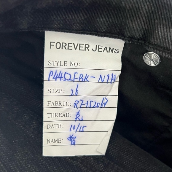 NWOT's Pistola Raw Hem Denim Short, size 26 short black cuff - Picture 2 of 12